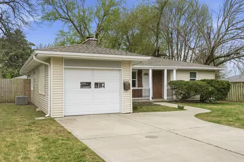 Exterior - 1448 E Seminole St, Springfield, MO 65804 photo 2 of 9