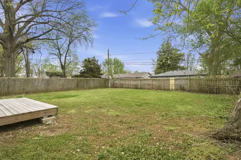 Exterior - 1448 E Seminole St, Springfield, MO 65804 photo 5 of 9