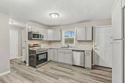 Kitchen - 1448 E Seminole St, Springfield, MO 65804 photo 1 of 2