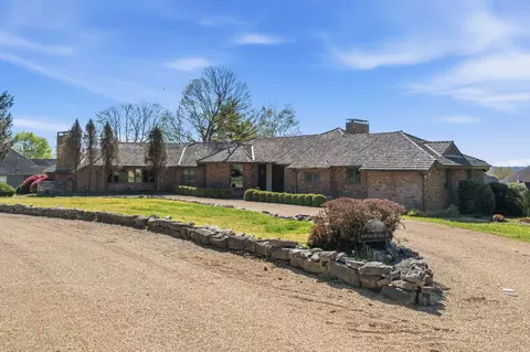 3886 E Hawthorne Hill Ln, Springfield, MO 65809