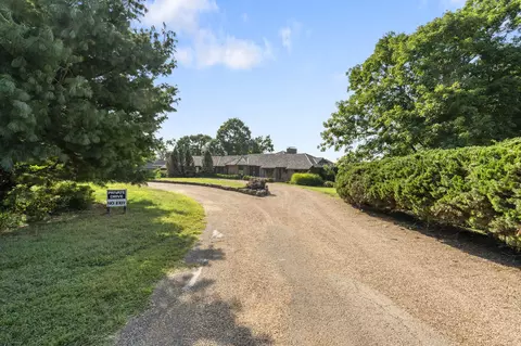 Exterior - 3886 E Hawthorne Hill Ln, Springfield, MO 65809 photo 2 of 17