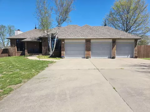 2020 N Equestrian Ln, Nixa, MO 65714