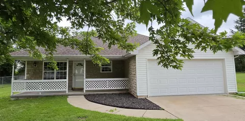 4061 W Gardenia Dr, Battlefield, MO 65619