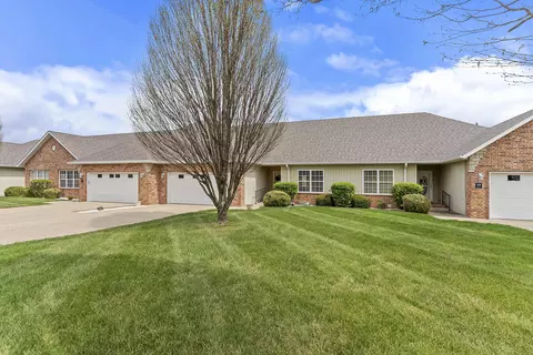 1398 N Sandy Creek Cir #4, Nixa, MO 65714