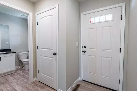 Entry Way - 2644 N Prospect Ave, Springfield, MO 65803 photo 3 of 7