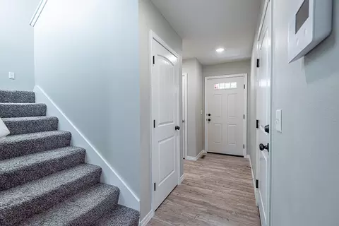 Entry Way - 2644 N Prospect Ave, Springfield, MO 65803 photo 2 of 7