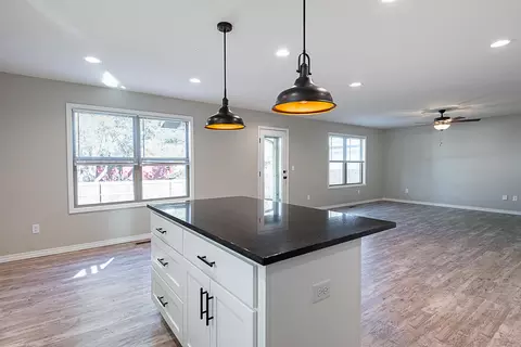 Kitchen - 2644 N Prospect Ave, Springfield, MO 65803 photo 5 of 6
