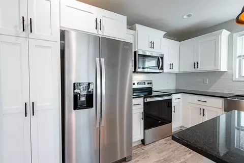 Kitchen - 2644 N Prospect Ave, Springfield, MO 65803 photo 6 of 6