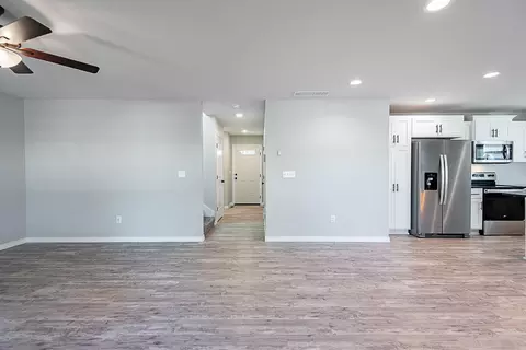 Entry Way - 2644 N Prospect Ave, Springfield, MO 65803 photo 1 of 7