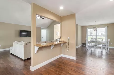Entry Way - 1485 Knightsbridge Rd, Marshfield, MO 65706 photo 5 of 5