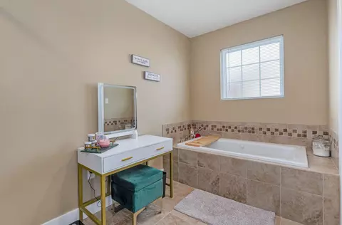 Bath - 1485 Knightsbridge Rd, Marshfield, MO 65706 photo 2 of 4