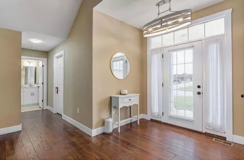 Entry Way - 1485 Knightsbridge Rd, Marshfield, MO 65706 photo 1 of 5