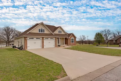 Exterior - 1485 Knightsbridge Rd, Marshfield, MO 65706 photo 2 of 10
