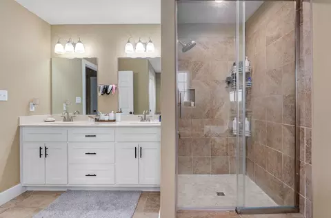 Bath - 1485 Knightsbridge Rd, Marshfield, MO 65706 photo 3 of 4
