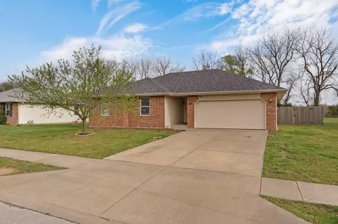 241 W Wilson St, Republic, MO 65738