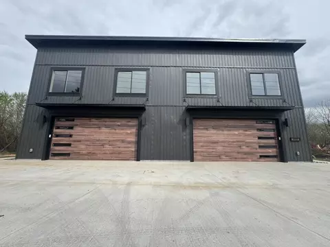 1503 Eisenhower St #B, Monett, MO 65708