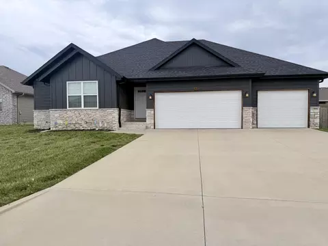 5607 W Pine St, Springfield, MO 65802