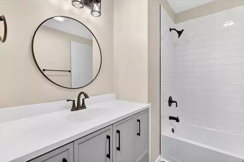Bath - 1036 E Morningside St, Springfield, MO 65807 photo 2 of 2