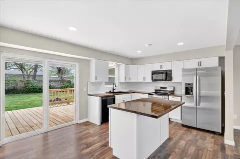 Kitchen - 1036 E Morningside St, Springfield, MO 65807 photo 1 of 4