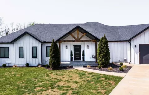 Exterior - 7990 E Farm Road 116, Strafford, MO 65757 photo 2 of 6