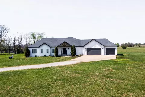 Exterior - 7990 E Farm Road 116, Strafford, MO 65757 photo 1 of 6