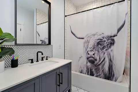 Bath - 7990 E Farm Road 116, Strafford, MO 65757 photo 6 of 7