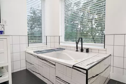 Bath - 7990 E Farm Road 116, Strafford, MO 65757 photo 2 of 7