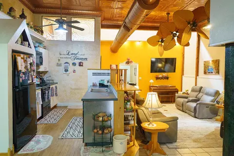 117 W Main St, Ash Grove, MO 65604