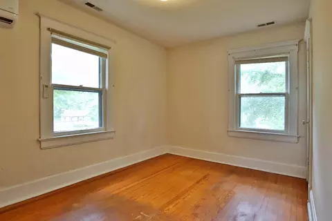 Bedroom - 317 E Glenwood St, Springfield, MO 65807 photo 6 of 9