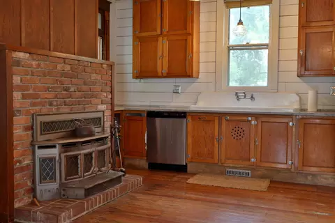 Kitchen - 317 E Glenwood St, Springfield, MO 65807 photo 7 of 7
