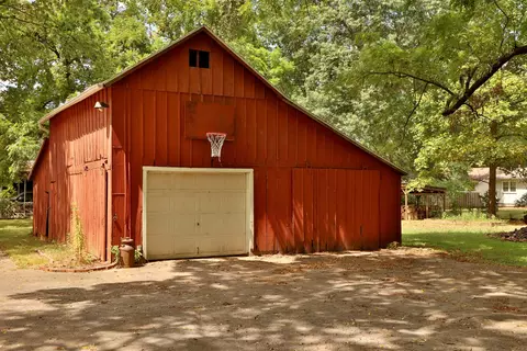 Exterior - 317 E Glenwood St, Springfield, MO 65807 photo 9 of 31
