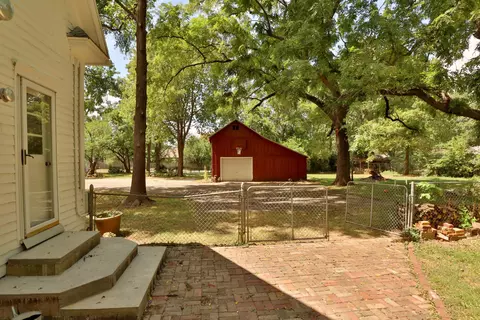 Exterior - 317 E Glenwood St, Springfield, MO 65807 photo 15 of 31