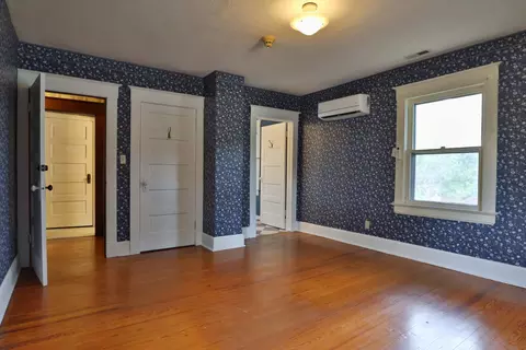 Bedroom - 317 E Glenwood St, Springfield, MO 65807 photo 3 of 9