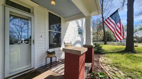 Exterior - 317 E Glenwood St, Springfield, MO 65807 photo 5 of 31