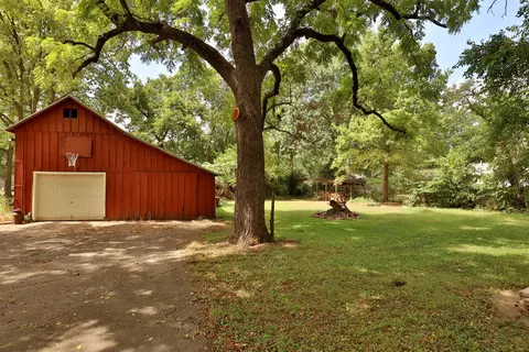 Exterior - 317 E Glenwood St, Springfield, MO 65807 photo 12 of 31