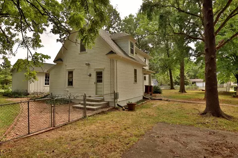 Exterior - 317 E Glenwood St, Springfield, MO 65807 photo 21 of 31