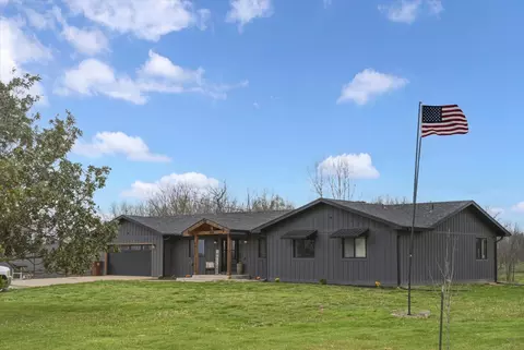 Exterior - 493 Spring Creek Rd, Clever, MO 65631 photo 3 of 12