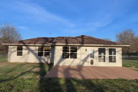 411 N Kyle Ave, Republic, MO 65738