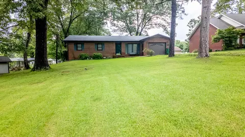 619 9th St, Thayer, MO 65791
