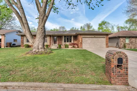 3627 S Westwood Ave, Springfield, MO 65807