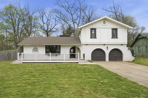 3231 S Parkhill Ave, Springfield, MO 65807