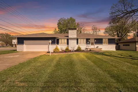 1804 S Prairie Ln, Springfield, MO 65804