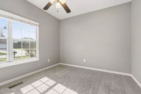 Bedroom - 831 N Grapevine Rd, Springfield, MO 65802 photo 4 of 11