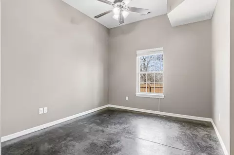 Bedroom - 831 N Grapevine Rd, Springfield, MO 65802 photo 10 of 11
