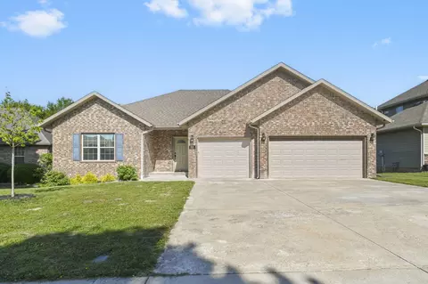 Exterior - 831 N Grapevine Rd, Springfield, MO 65802 photo 3 of 8
