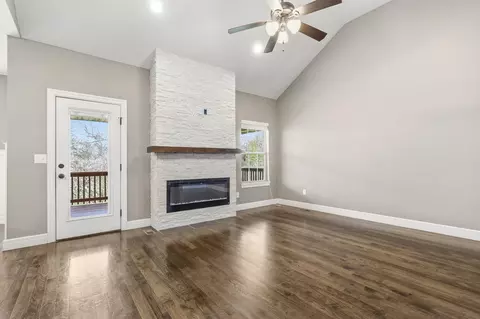 Living - 831 N Grapevine Rd, Springfield, MO 65802 photo 2 of 6