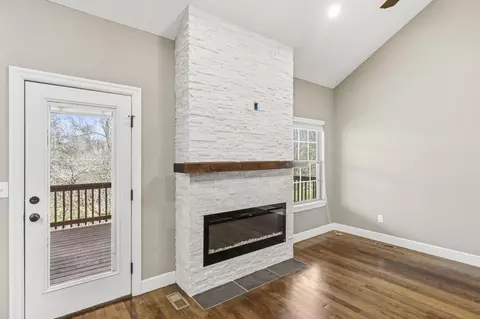 Living - 831 N Grapevine Rd, Springfield, MO 65802 photo 3 of 6