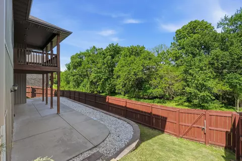 Exterior - 831 N Grapevine Rd, Springfield, MO 65802 photo 7 of 8