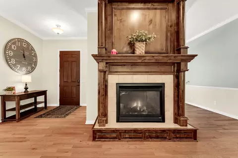 Entry Way - 5034 S Burrows Ave, Springfield, MO 65810 photo 2 of 4