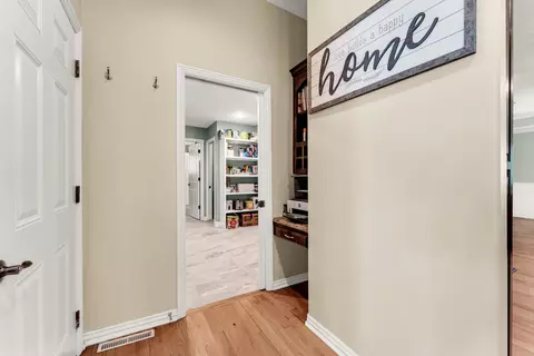 Entry Way - 5034 S Burrows Ave, Springfield, MO 65810 photo 3 of 4